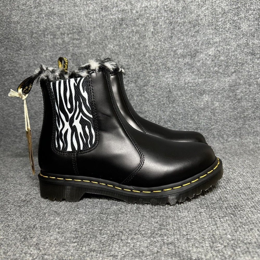 Dr Martens 2976 Leonore Chelsea Boots Womens Size 8 Black Smooth Leather Zebra